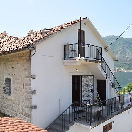 Mansarda Apartment Kotor Luaran gambar