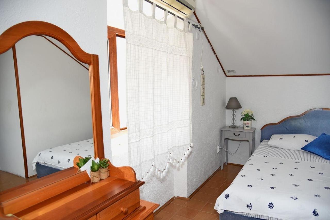 Mansarda Apartment Kotor Luaran gambar