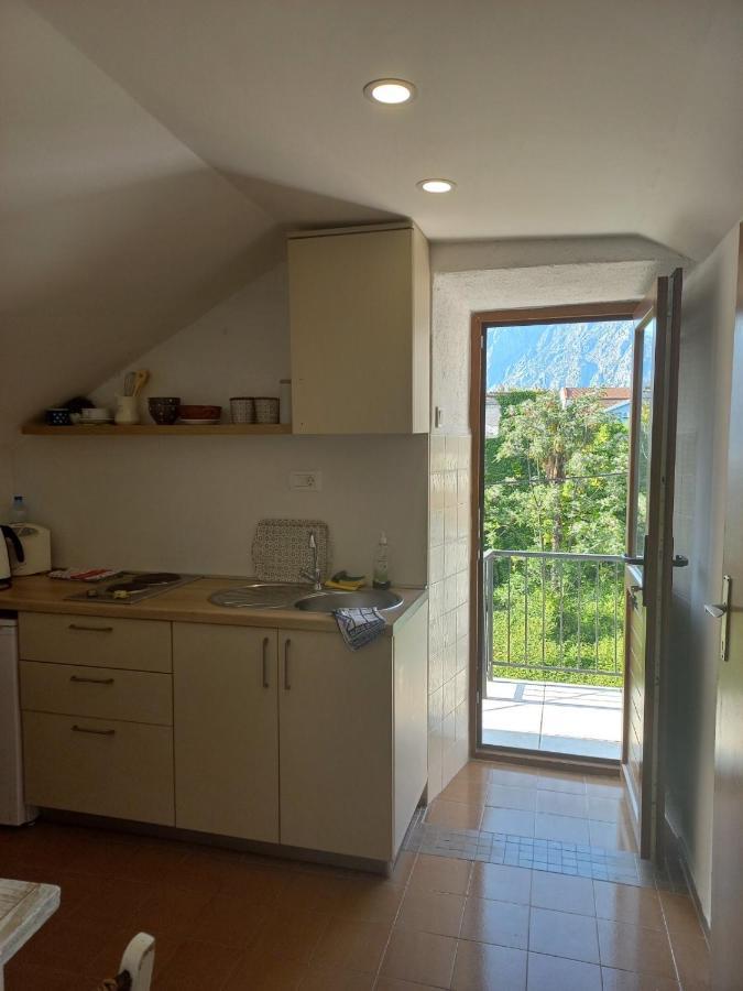 Mansarda Apartment Kotor Luaran gambar